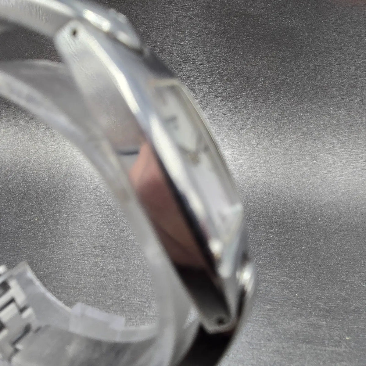 Tissot Tank Watch Women 17mm MOP Dial Stainless Steel Diamond Bangle New Battery3