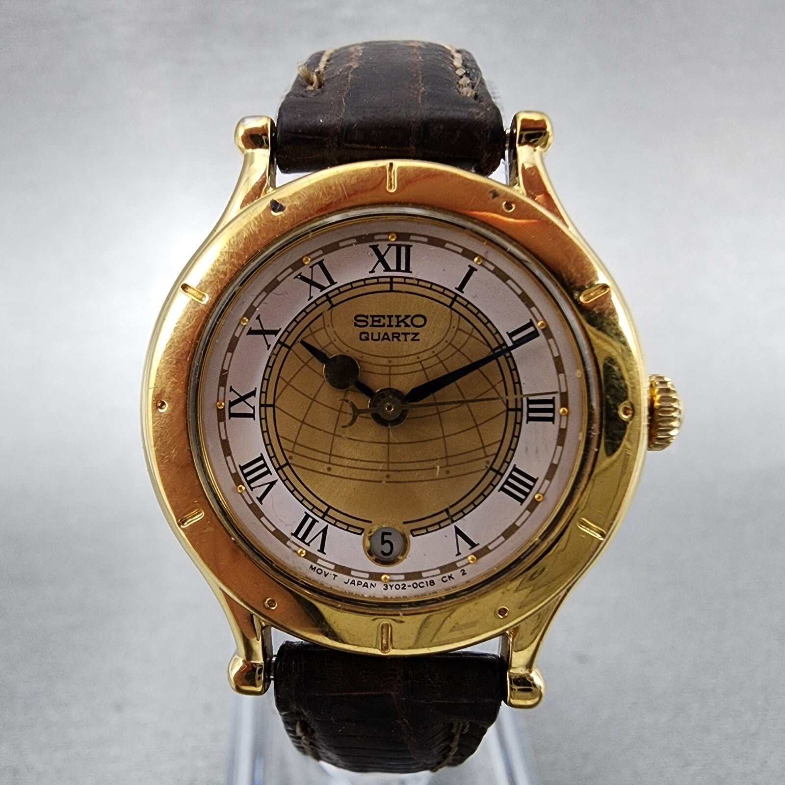 Seiko Age Of Discovery Watch Women 26mm White Dial Gold Tone Date 3Y020B09 PART2