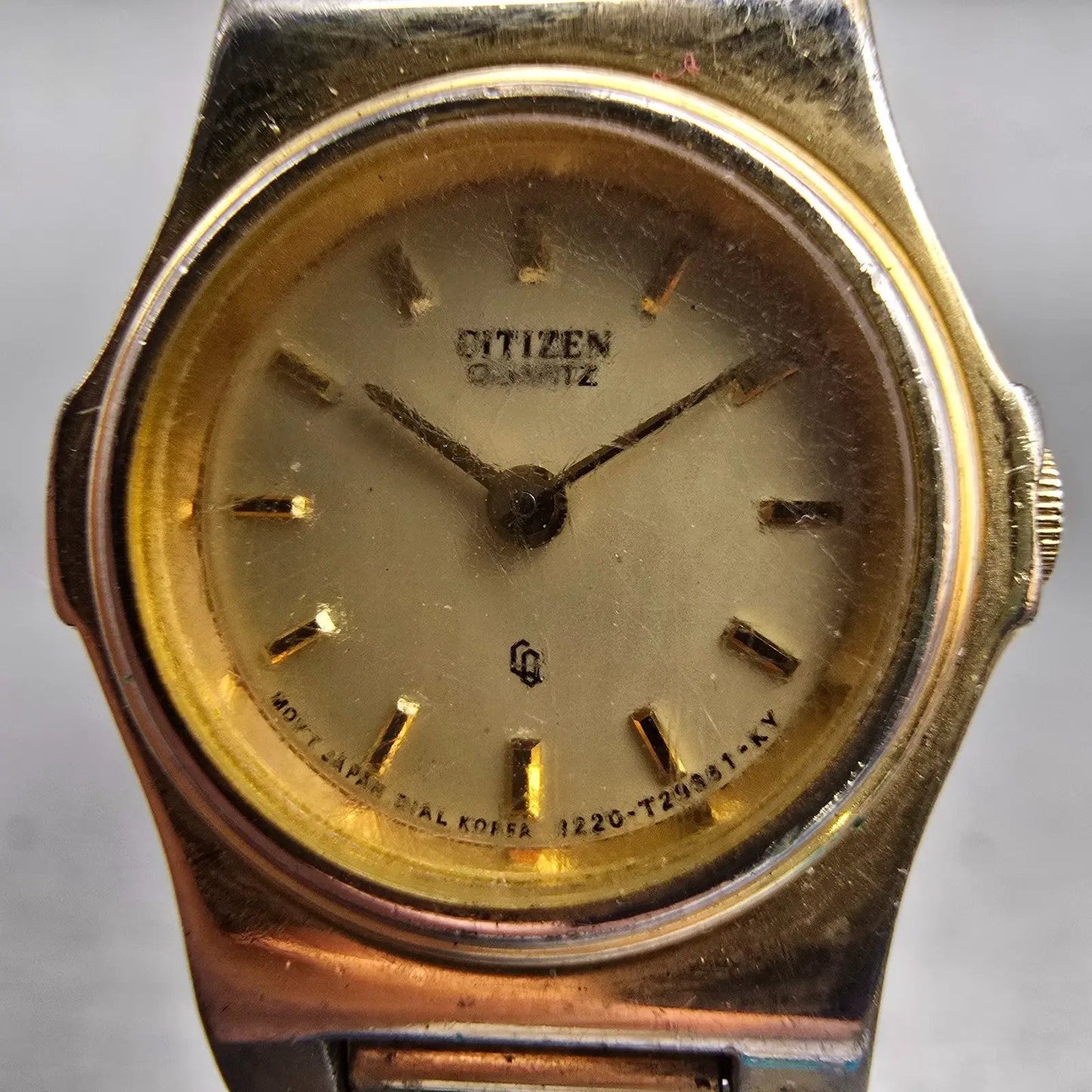Citizen CQ Watch Women 20mm Champagne Dial Gold Tone Round 3220-916719 New Batt1