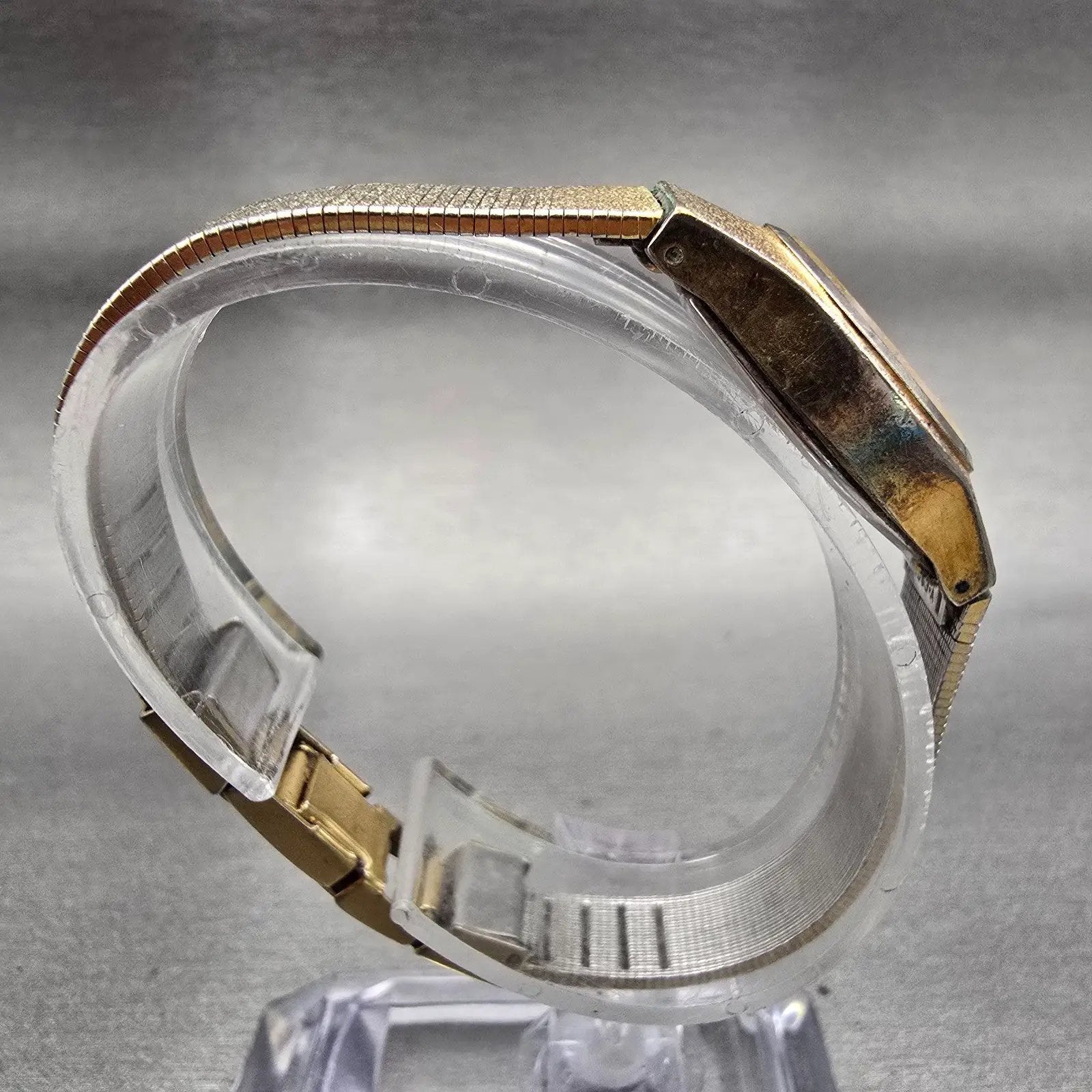 Seiko Watch Women 20mm Gold Dial Gold Tone Round 8Y21-0029 New Battery Vintage8