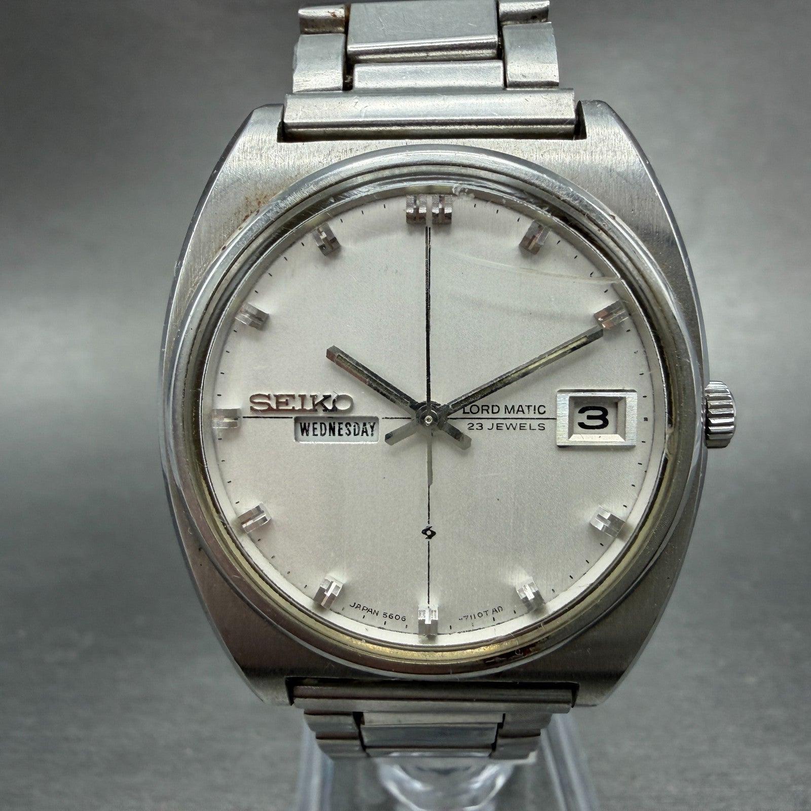 Seiko Lord Matic Watch Men 35mm Silver Dial Silver Tone Daydate 5606-7050 Runs0