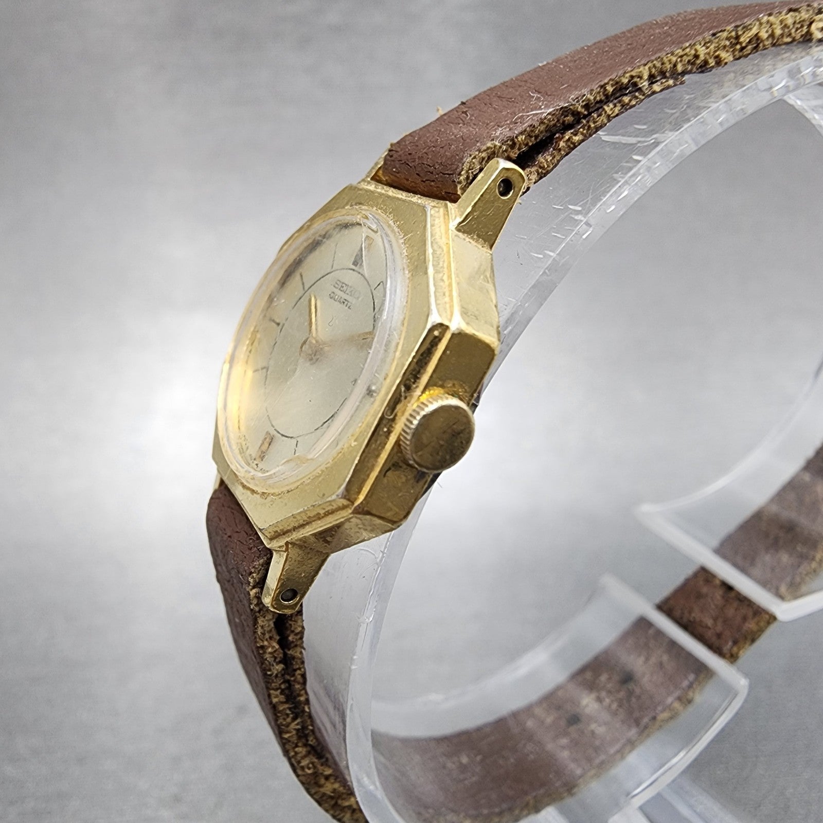 Seiko Watch Women 19mm Champagne Dial Gold Tone 14001149 New Battery2