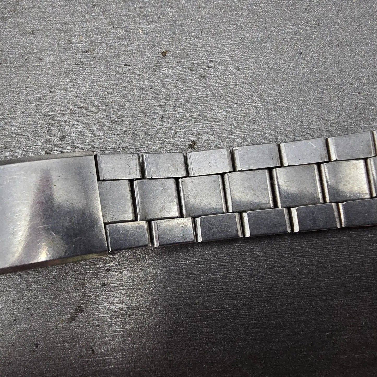 Seiko SQ Bracelet 19mm Stainless Steel Silver Tone Tri Folding Clasp VTG 111S2