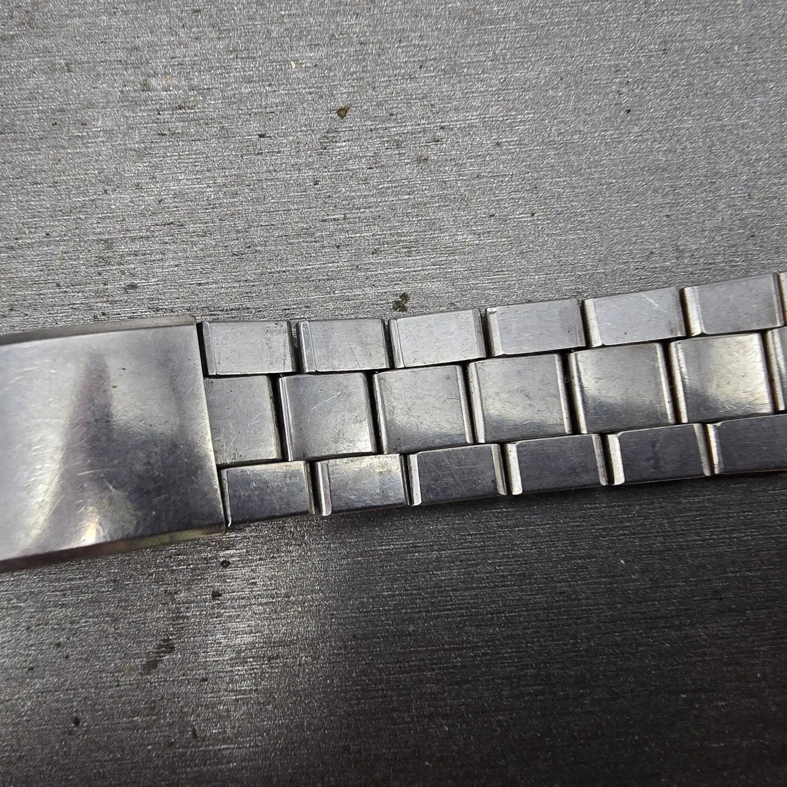 Seiko SQ Bracelet 19mm Stainless Steel Silver Tone Tri Folding Clasp VTG 111S2