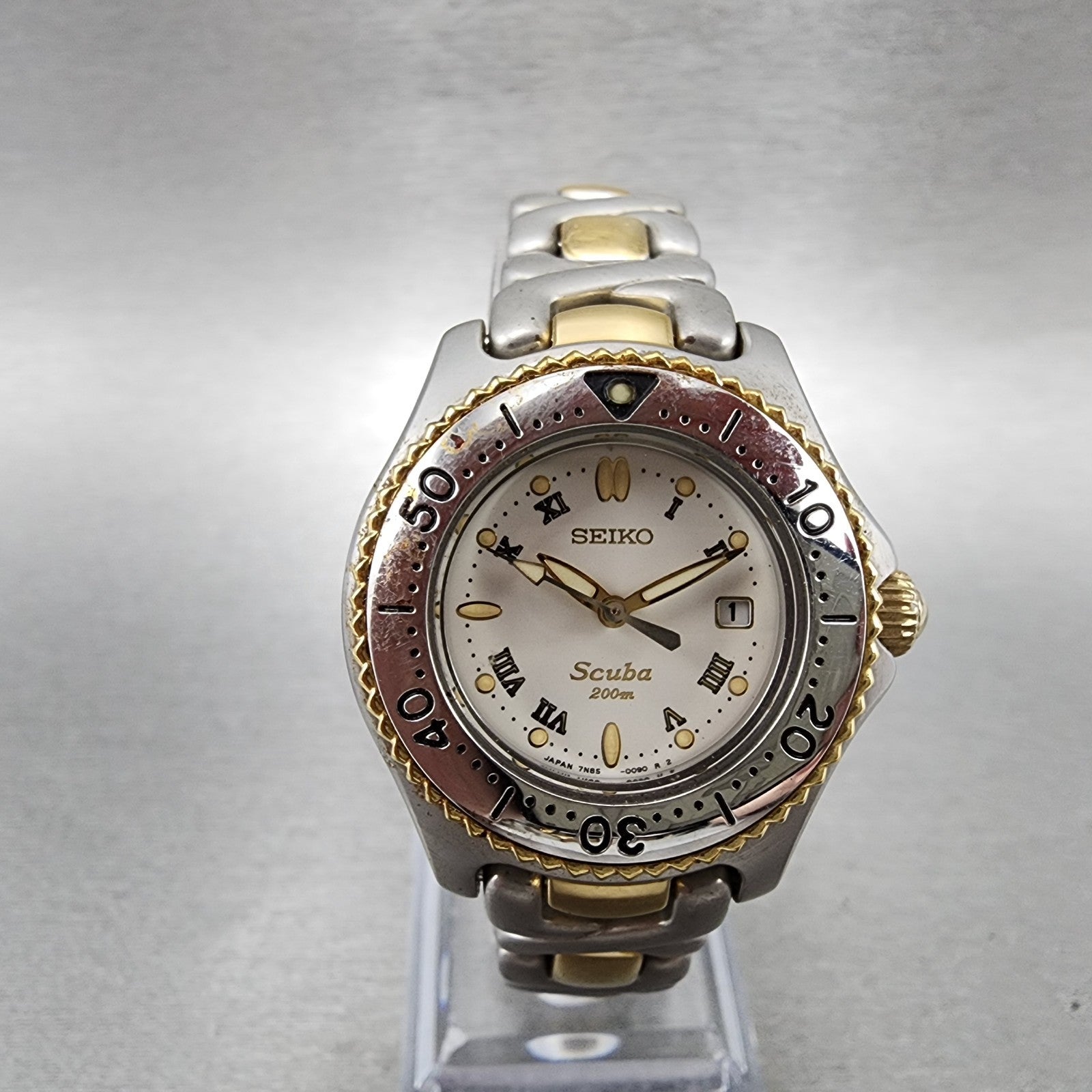 Seiko Scuba Dive Watch Women 31mm White Dial Two Tone Date Round New Battery0