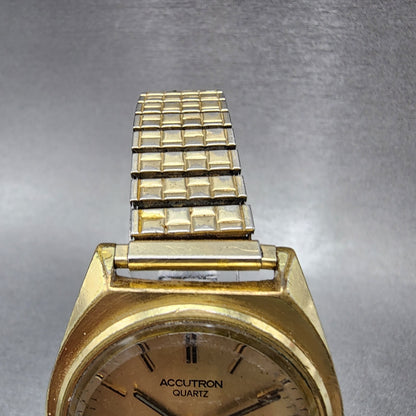 Bulova Accutron Watch Men 36mm Gold Dial Gold Tone Daydate 7256 PARTS5