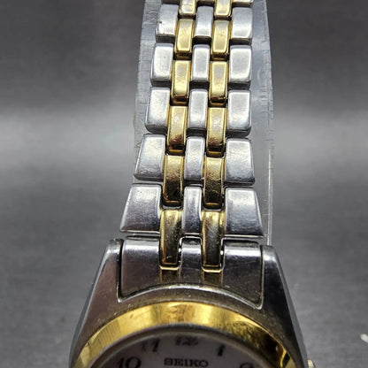 Seiko Solar Watch Women 26mm White Dial Two Tone Daydate Round V138-0AA0 Runs4