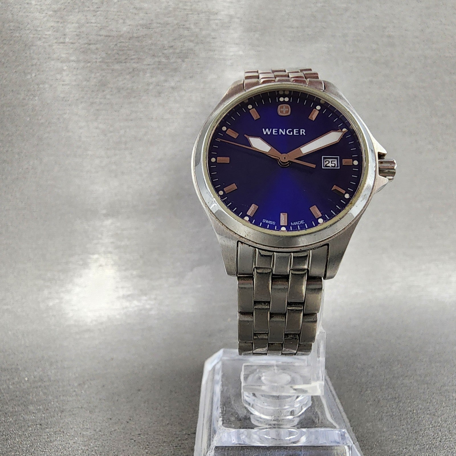 Wenger Watch Women 30mm Blue Dial Silver Tone Date Round 7279X New Battery5