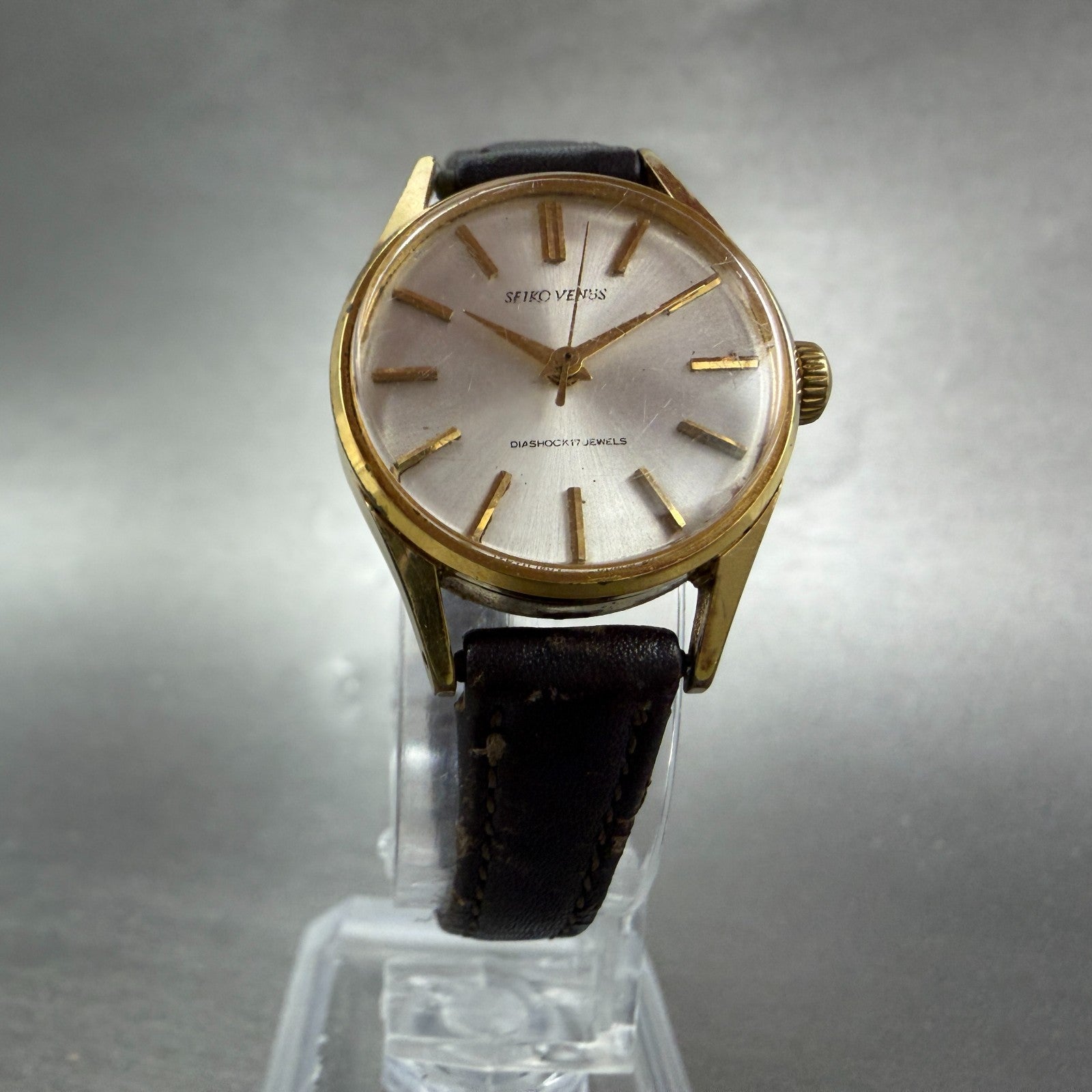 Seiko Venus Watch Women 23mm Silver Dial Gold Tone Round Manual 1904-0010 Runs5