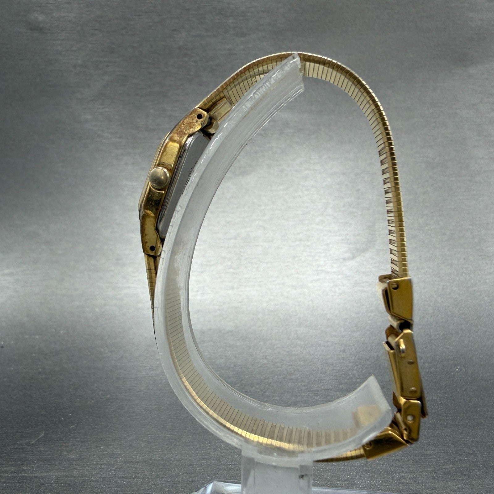 Seiko Watch Women 17mm Champagne Dial Gold Tone Rectangle 2C20-5789 New Battery36