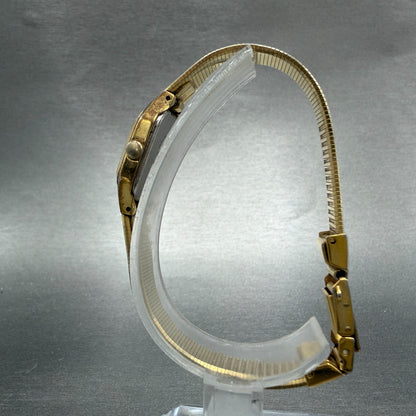 Seiko Watch Women 17mm Champagne Dial Gold Tone Rectangle 2C20-5789 New Battery36