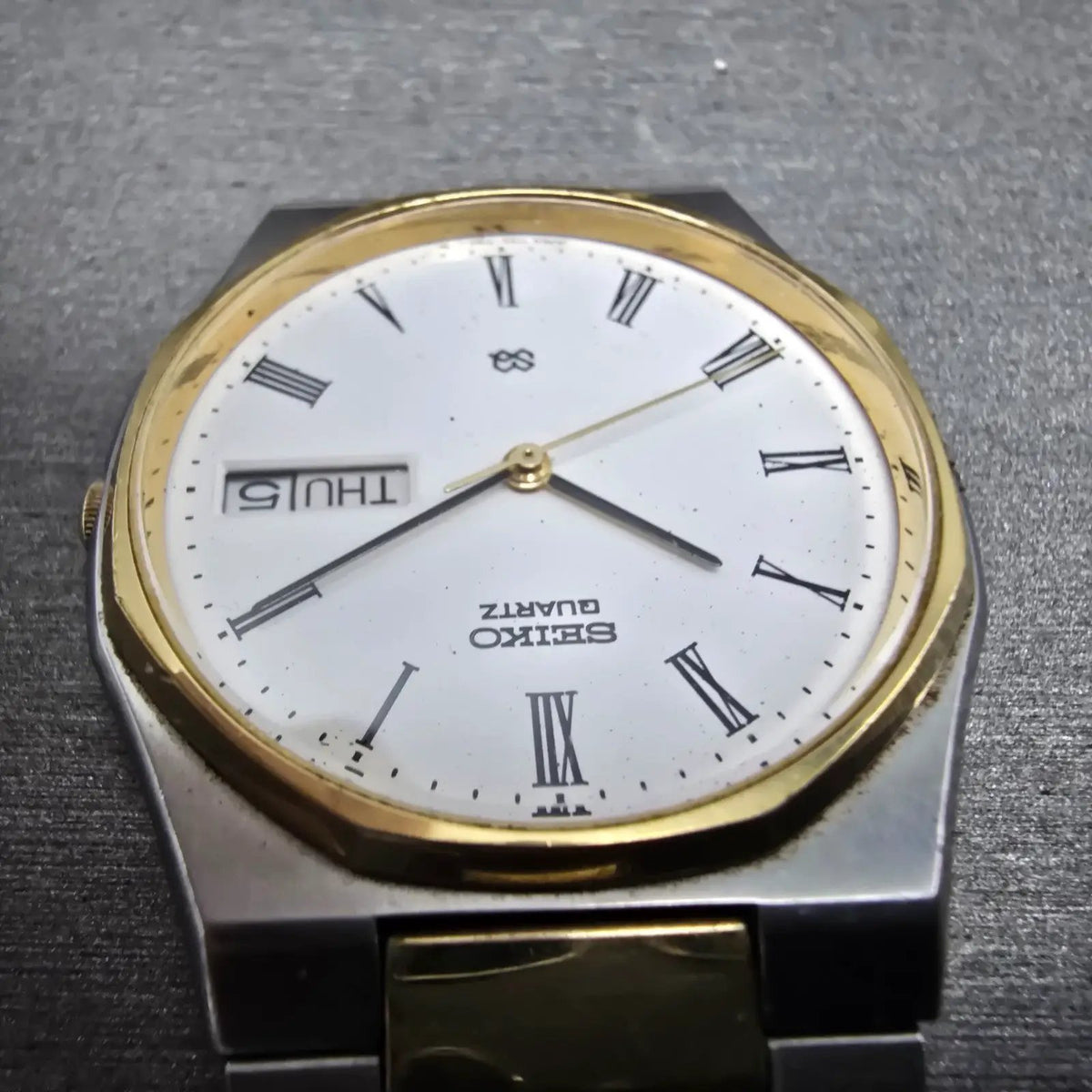 Seiko Watch Men 33mm White Dial Two Tone Daydate SQ 7132A VTG PARTS5