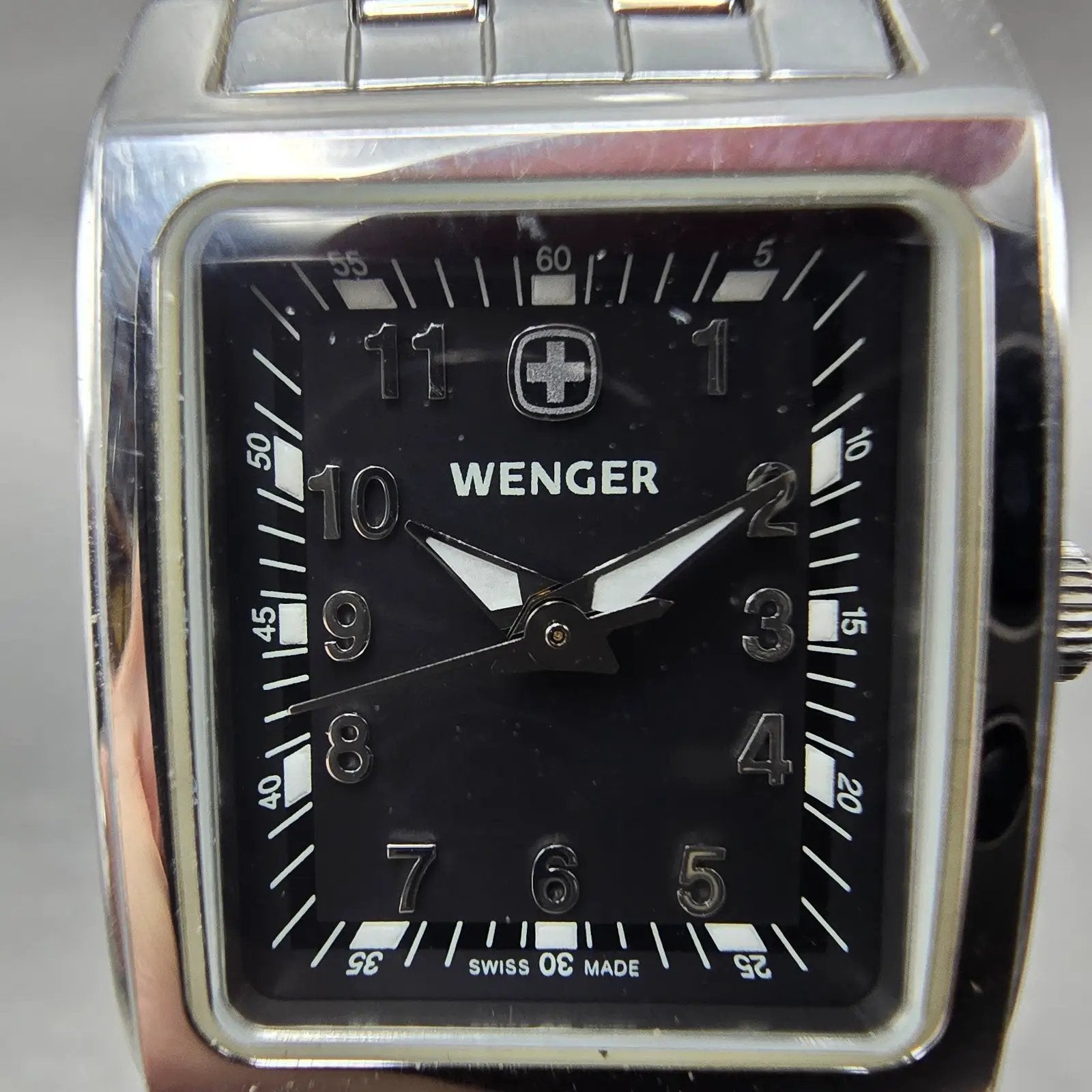 Wenger Swiss Military Tank Watch Women 20mm Black Dial Silver Tone 7511X NewBatt1