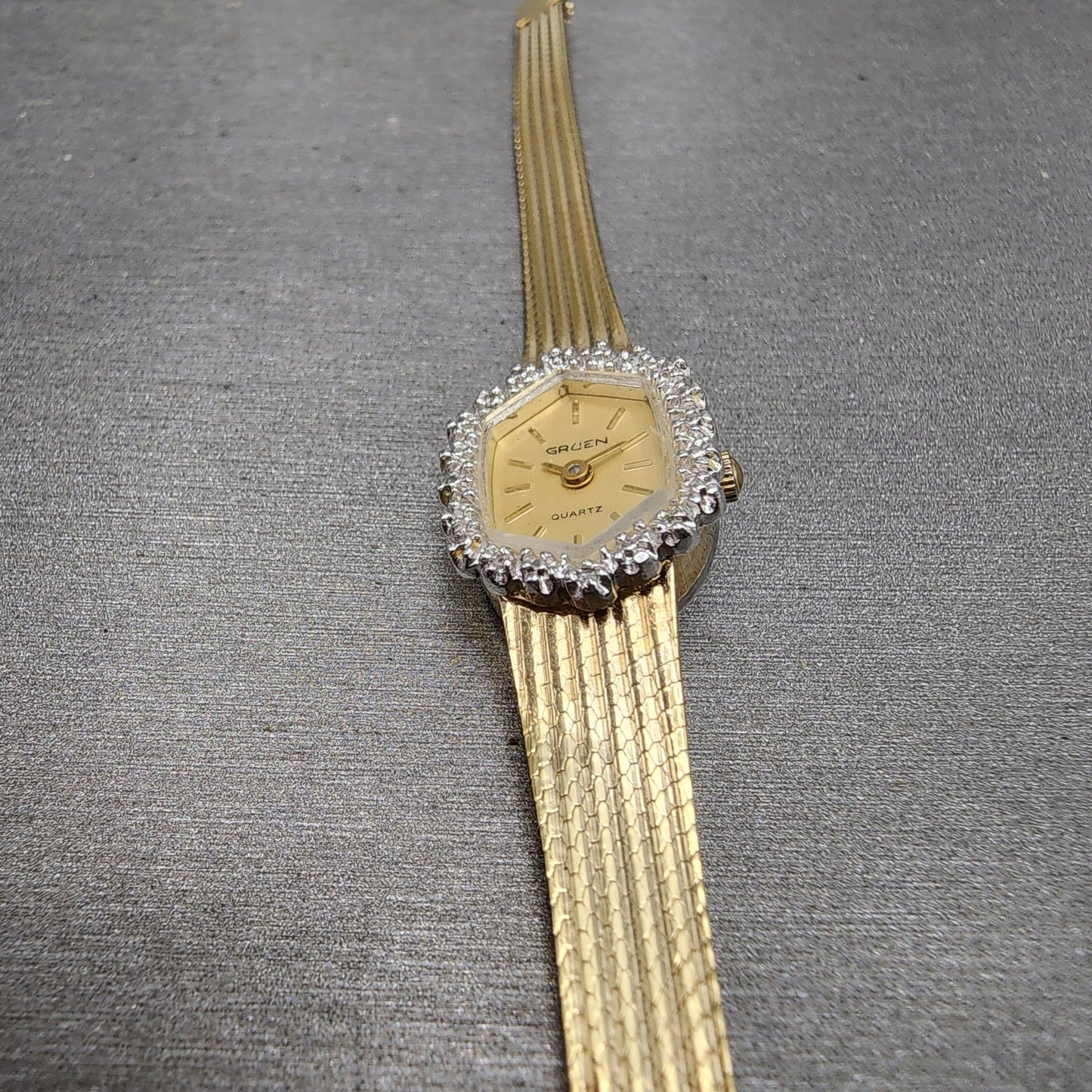 Gruen Watch Women 14mm Gold Dial Gold Tone Hexagon Diamond Bezel READ!! New Batt2