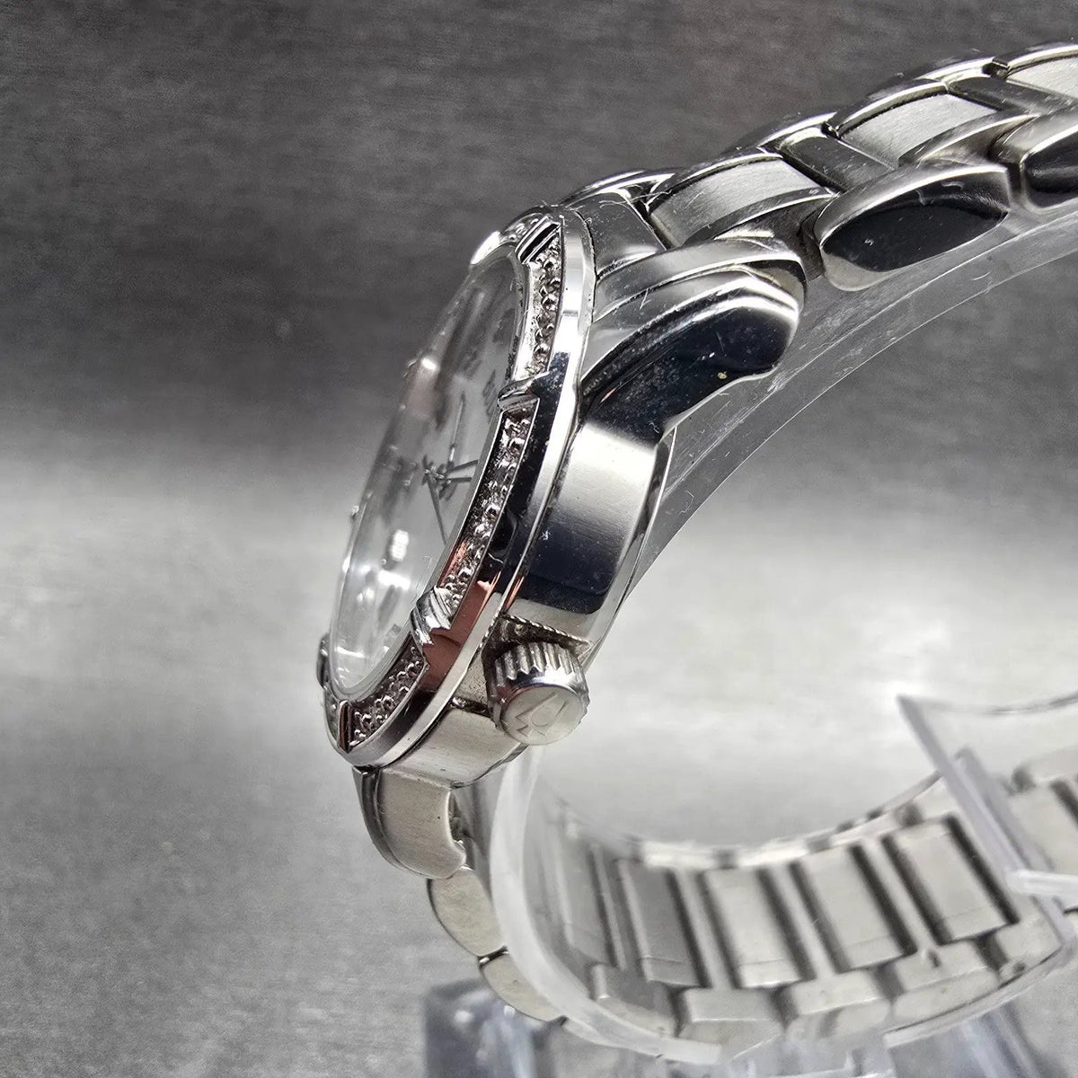 Bulova Womens Watch 29mm MOP Dial Silver Tone Date Diamonds 96R105 New Battery2