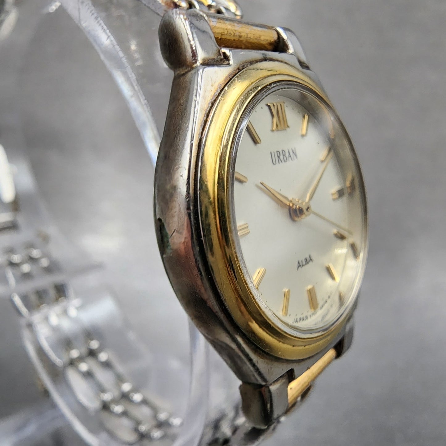 Seiko Alba Urban Watch Women 24mm Silver Dial Two Tone V7016460 New Battery4