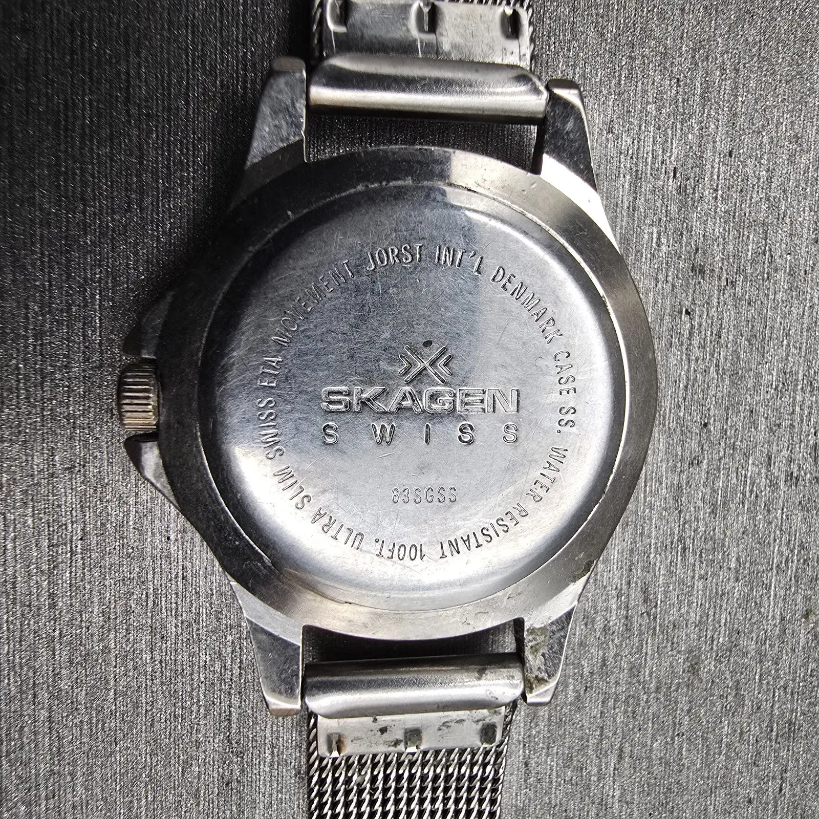 Skagen Watch Women 26mm Silver Dial Two Tone Date Round 33SGSS New Battery10