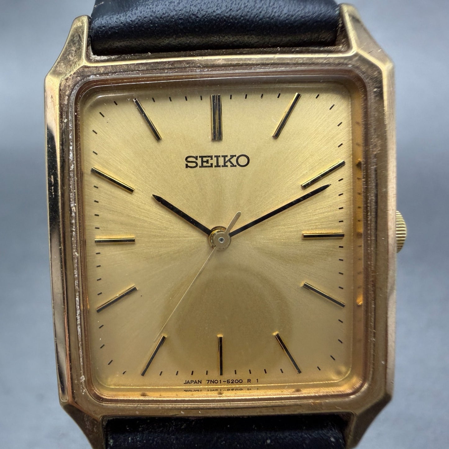 Seiko Tank Watch Men 25mm Champagne Dial Gold Tone 7N01-5180 New Battery Vintage1