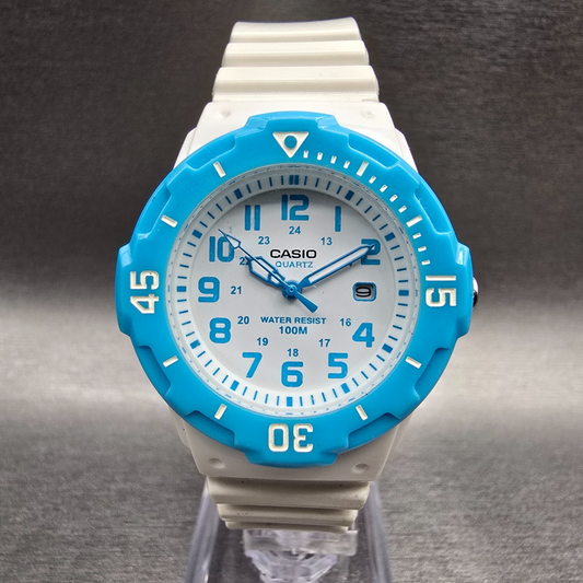 Casio Dive Watch Women 33mm White Dial Blue Date Round LRW-200H New Battery0
