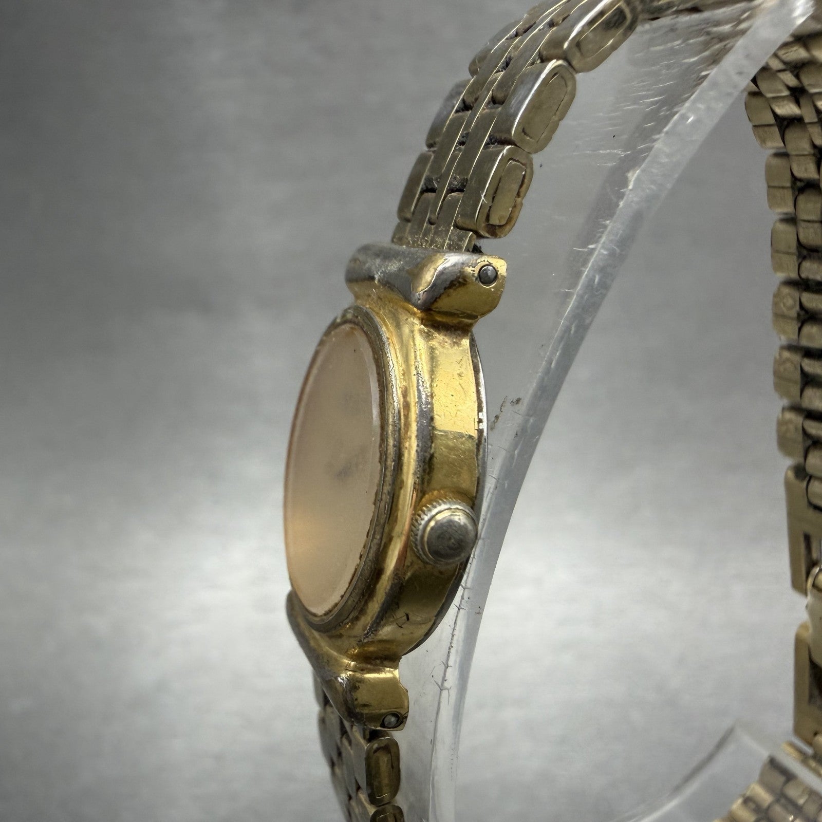 Seiko Watch Women 16mm Champagne Dial Gold Tone Oval 2Y005B59 New Battery2