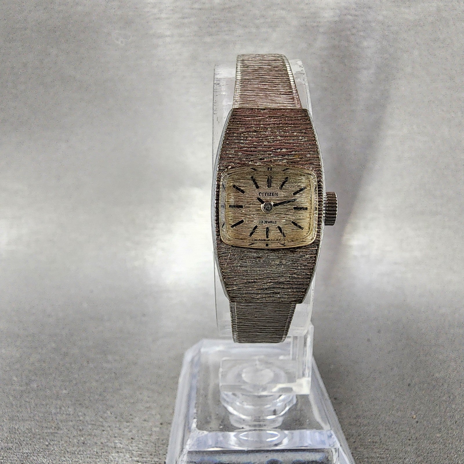 Citizen Watch Women 15mm White Dial White Gold Plated Manual Wind Runs VTG5