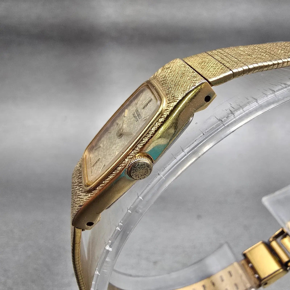 Seiko Watch Women 13mm Gold Dial Gold Tone Rectangle 2E20-6130 New Battery VTG2