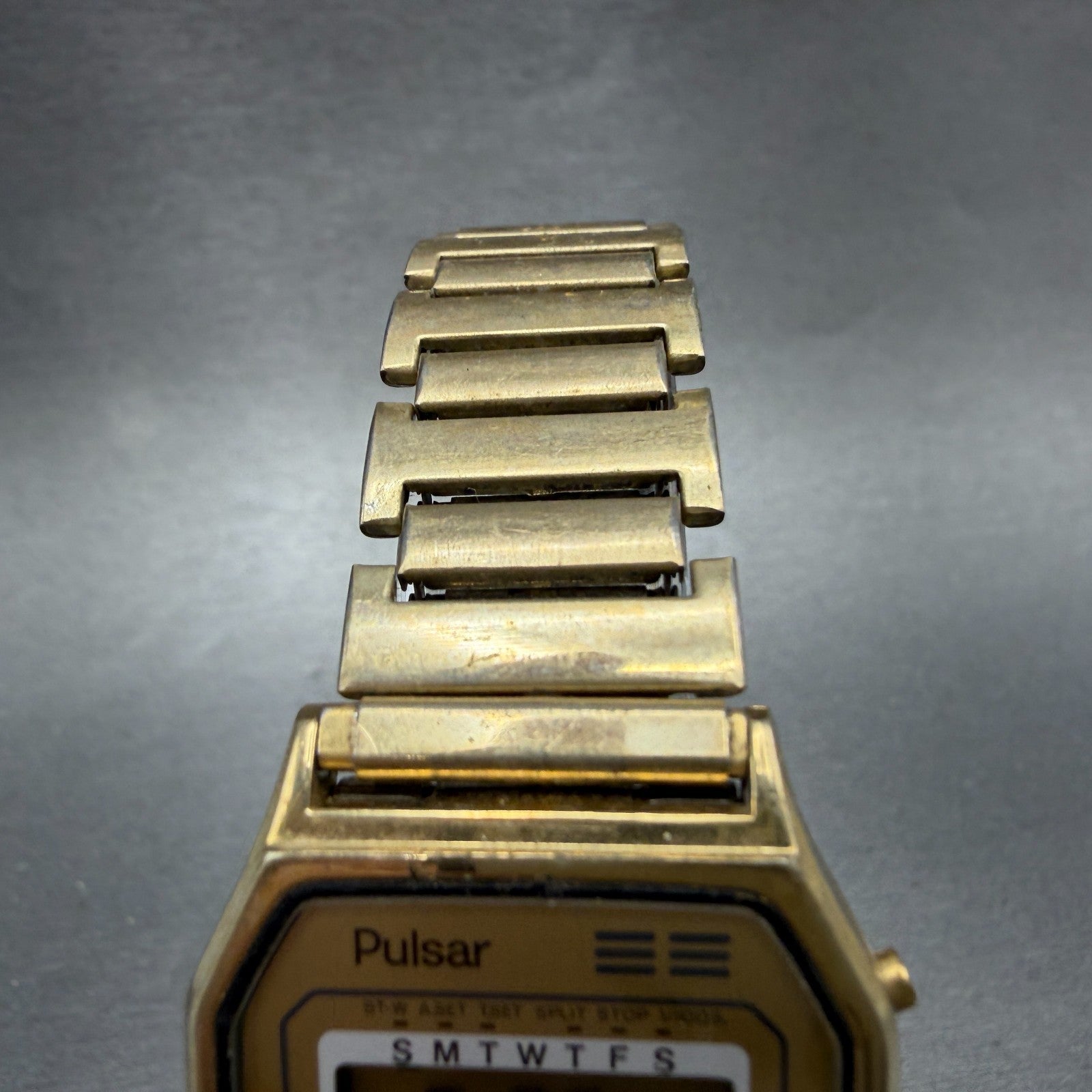 Pulsar Digital Watch Men 30mm LCD Gold Tone Alarm Chrono Daydate READ New Batt4