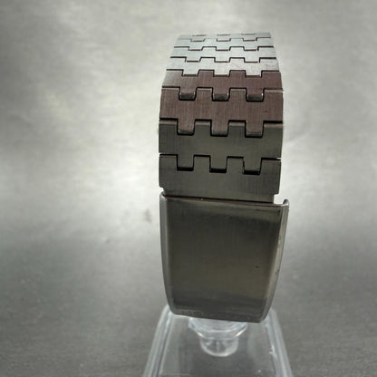 Citizen Seven Watch Men 35mm Silver Dial Silver Tone date 2110-942191 NewBattery7