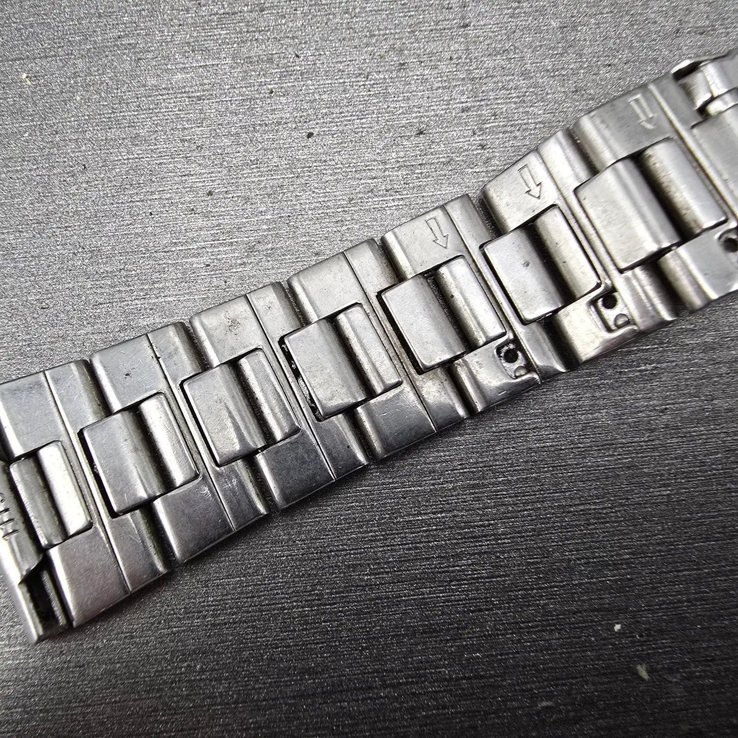 Seiko SQ Bracelet 19mm Stainless Steel Silver Tone Tri Folding Clasp VTG 111S7