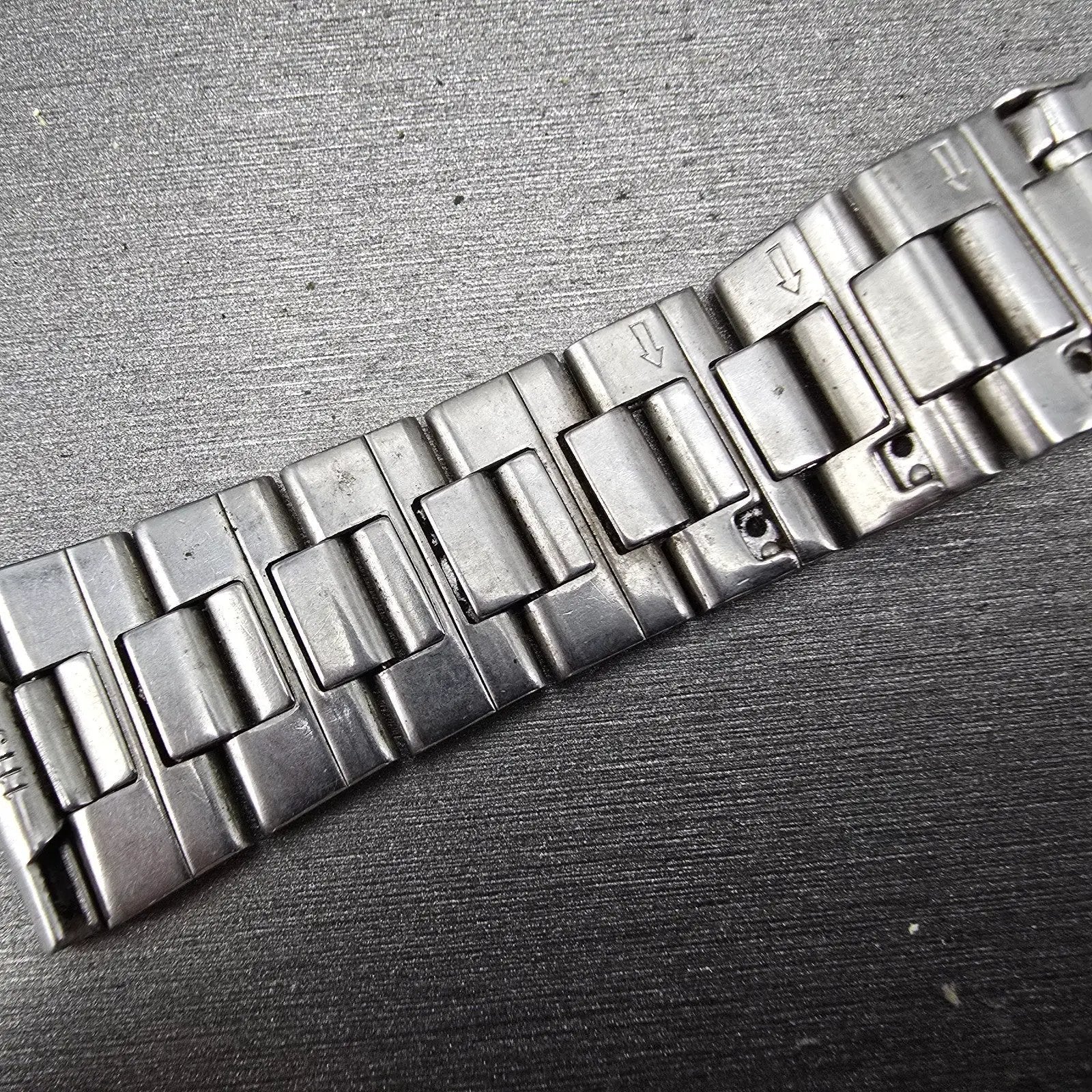 Seiko SQ Bracelet 19mm Stainless Steel Silver Tone Tri Folding Clasp VTG 111S7