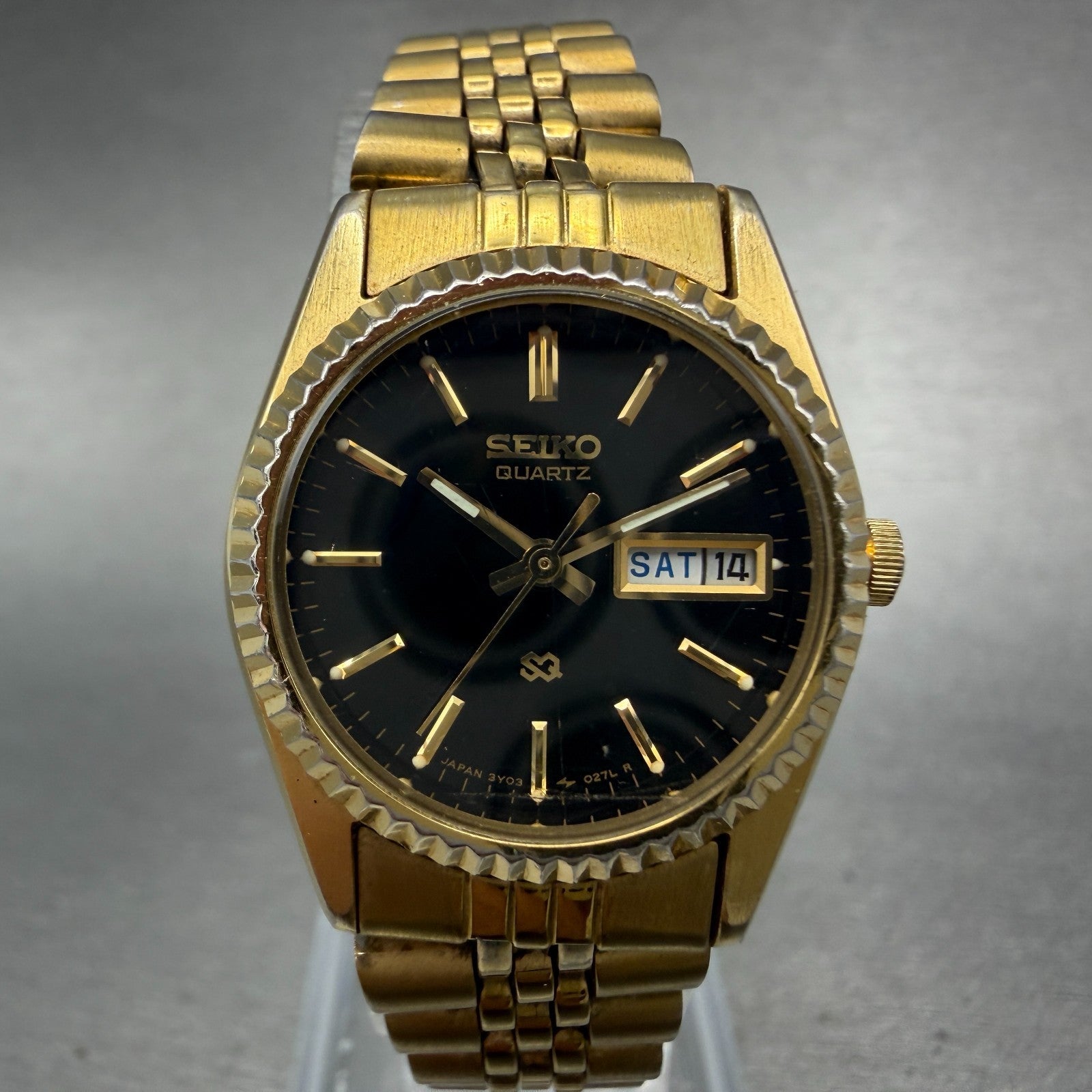 Seiko SQ Watch Women 24mm Black Dial Gold Tone Daydate 24mm Round New Battery I90