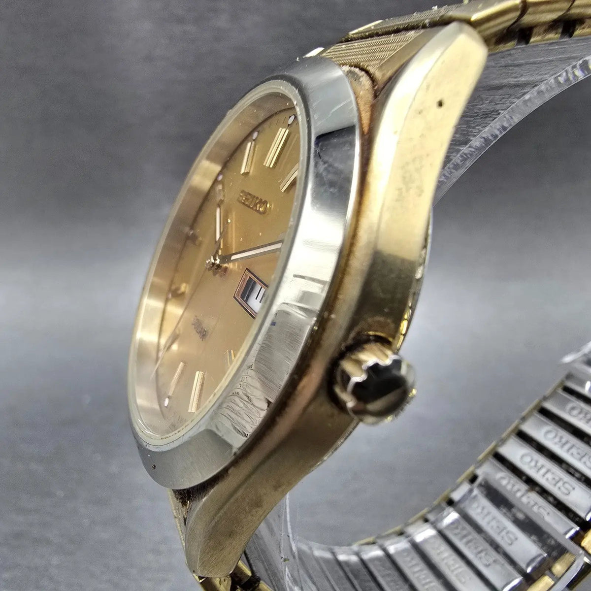 Seiko Watch Men 37mm Gold Dial Gold Tone Solar Daydate V158-0AB0 Works2