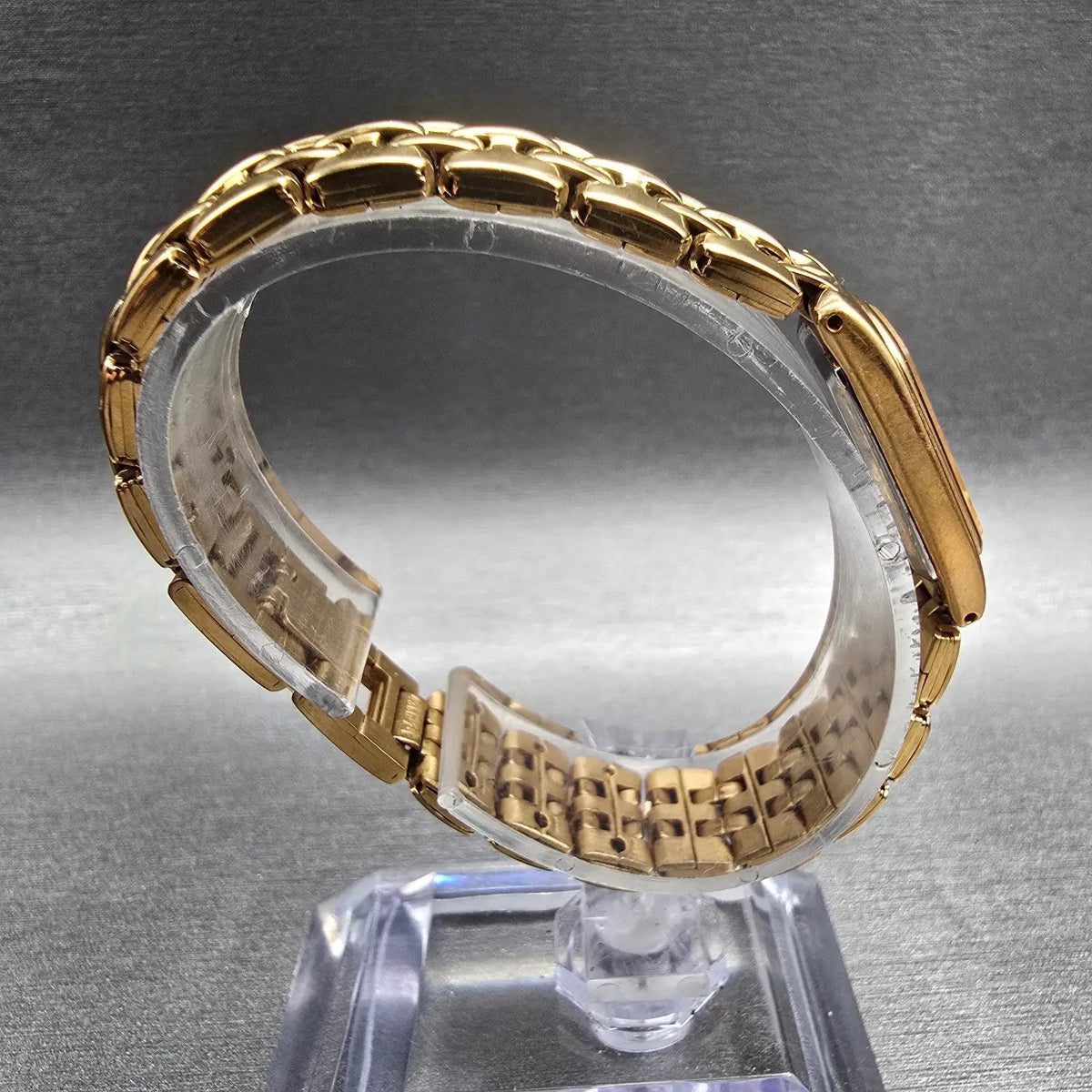 Seiko Tank Watch Women 13mm MOP Dial Gold Tone Rectangle 2E20-7279 New Battery8