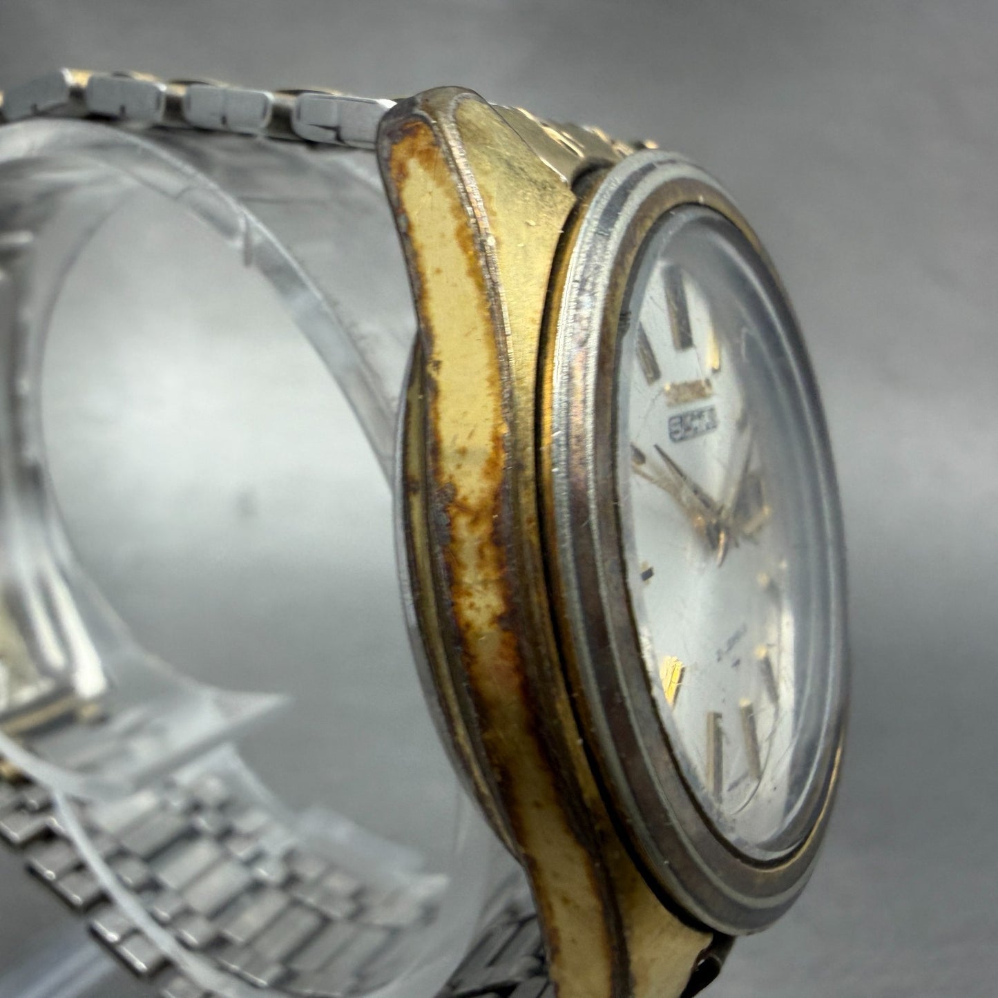 Seiko 5 Actus Watch Men 37mm Silver Dial Gold Tone Daydate 7019-7040 PARTS VTG4