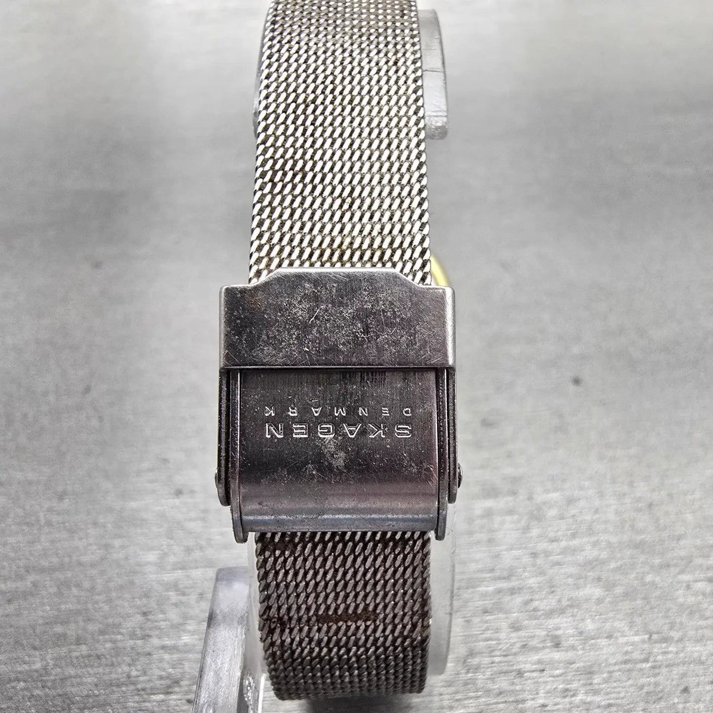 Skagen Watch Women 26mm White Dial Two Tone Date Round 3SGS New Battery FT127