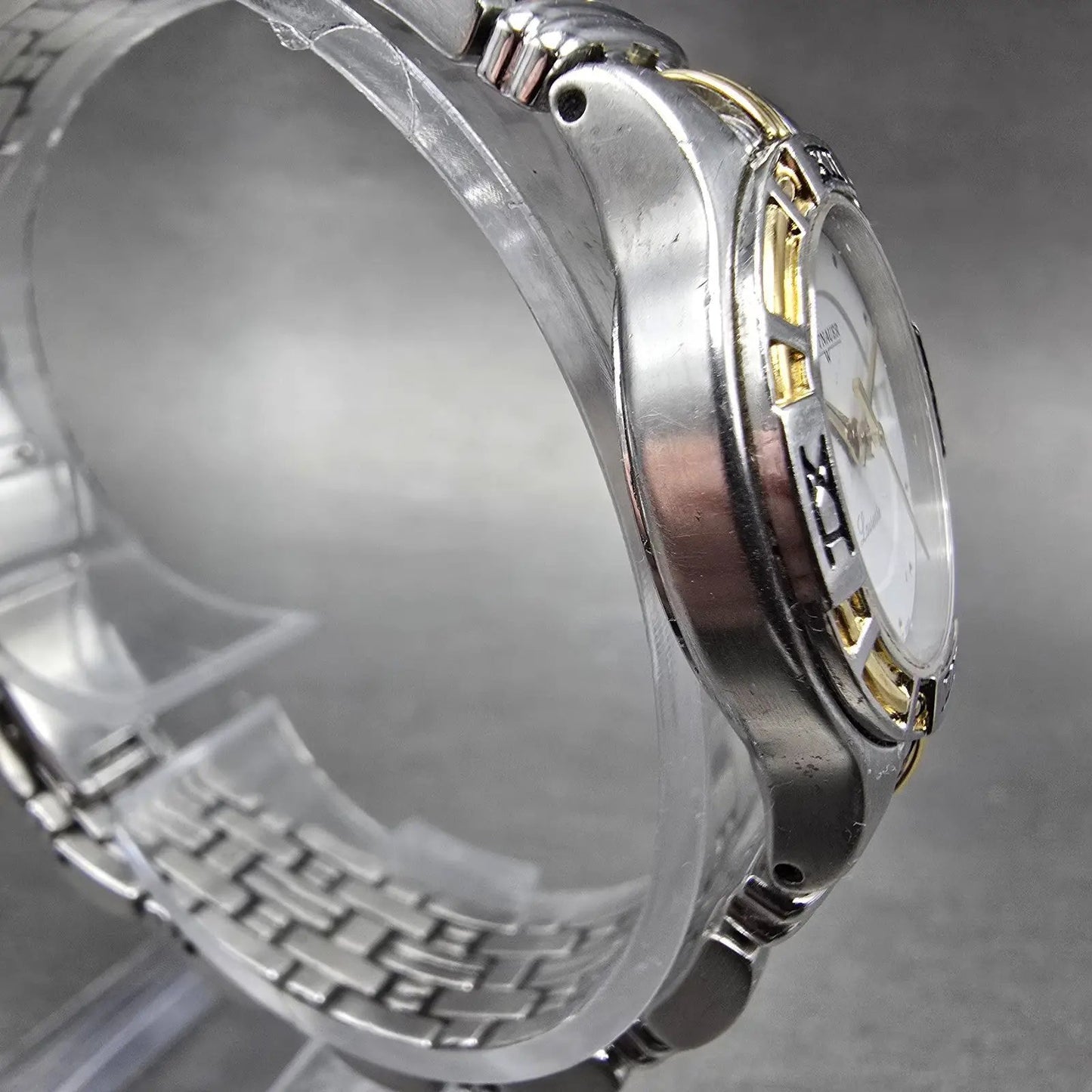 Wittnauer Laureate Watch Women 25mm White Dial Two Tone Date Round New Battery K3