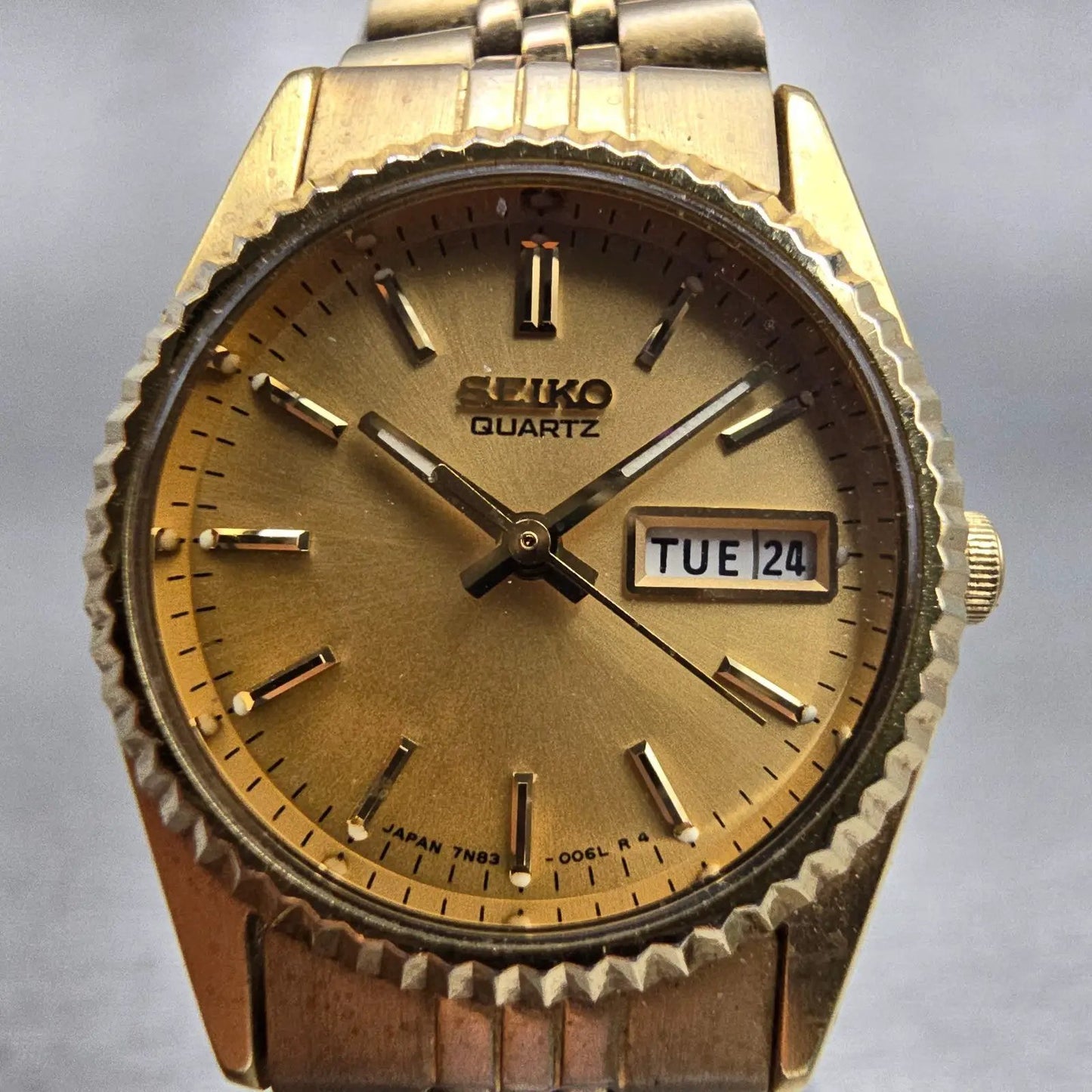 Seiko Watch Women 24mm Gold Dial Gold Tone Daydate Round 7N83-0049 New Battery1