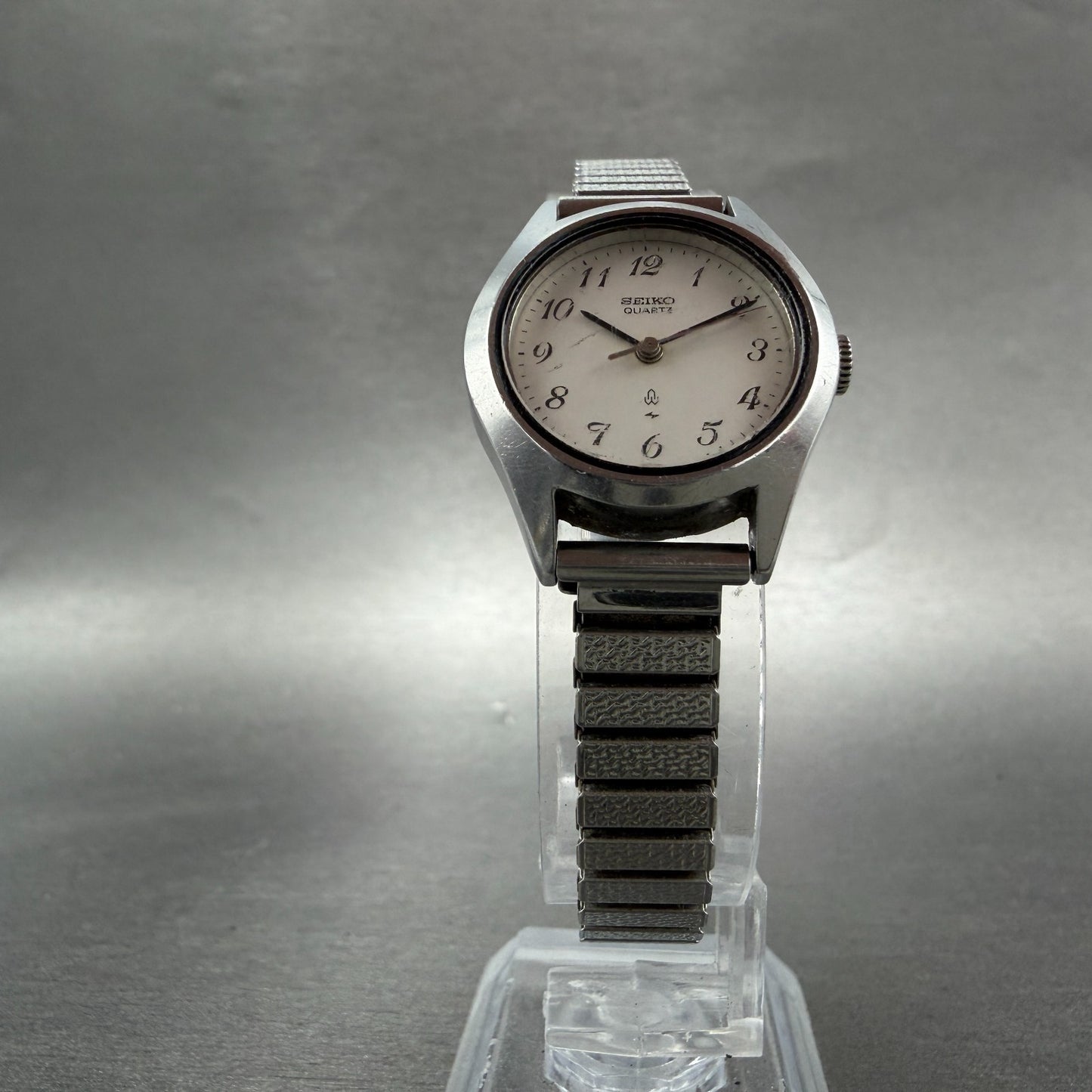 Seiko Watch Women 24mm Silver Dial Silver Tone Round 2621-0100 New Battery5