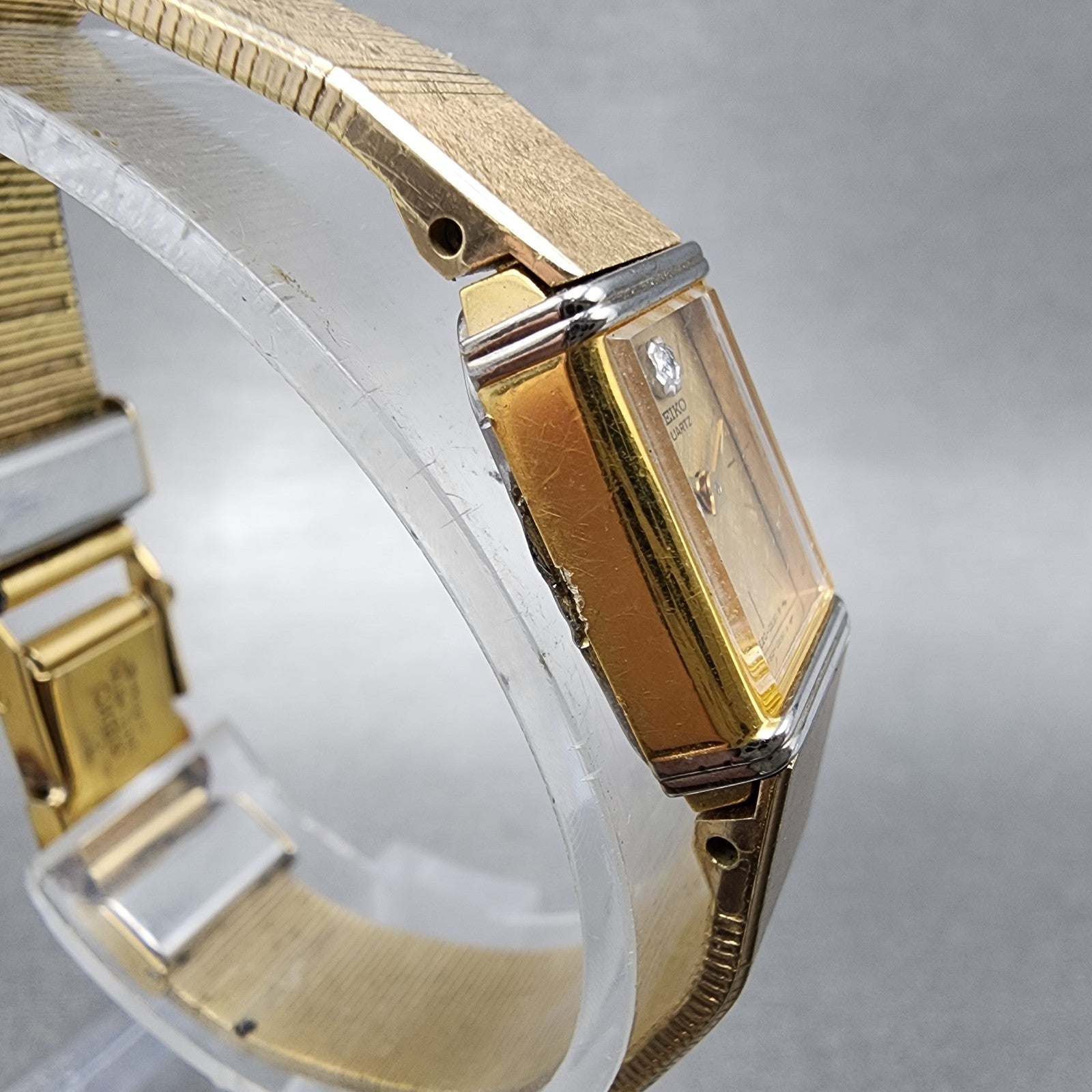 Seiko Tank Watch Women 12mm Champagne Dial Gold Tone 2e205409 New Battery3