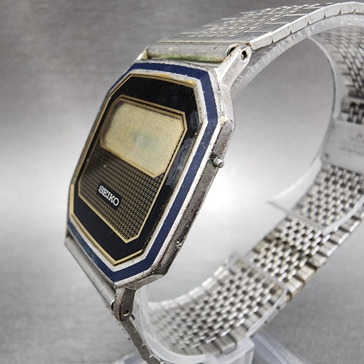 Seiko Digital Watch Men 29mm LCD Silver Tone Octagon F4414010 Thin PARTS3