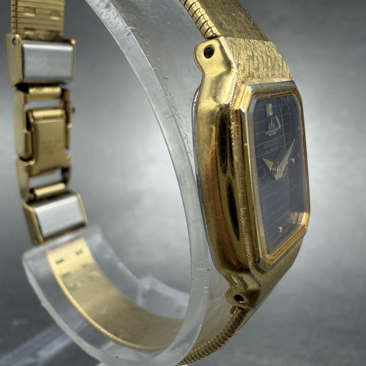 Seiko Tank Watch Women 17mm Black Dial Gold Tone Rectangle 2P20-5D30 New Battery3