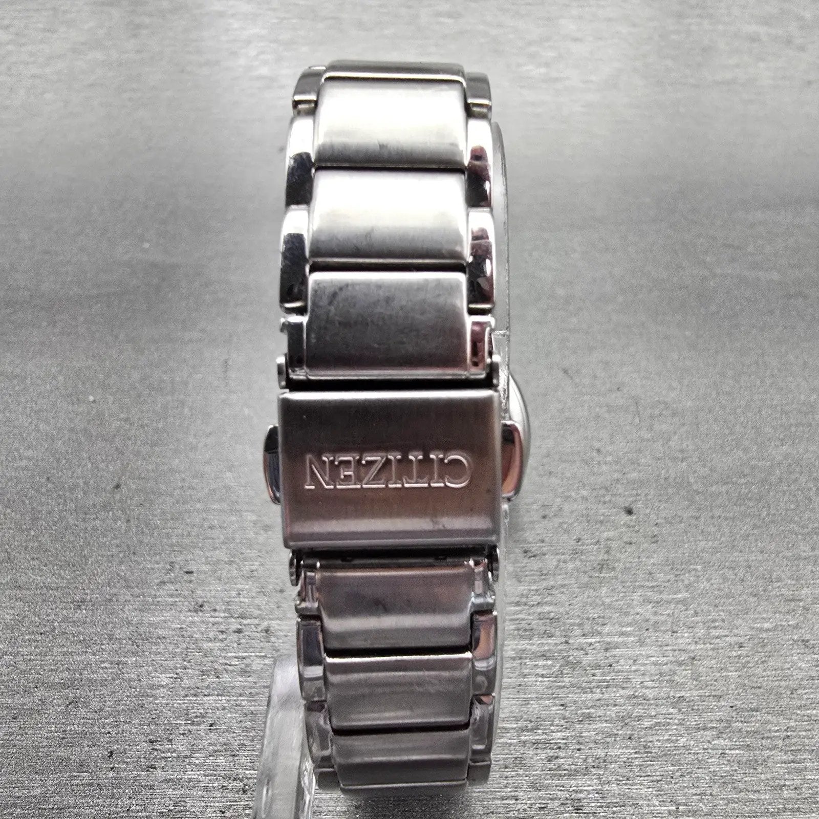 Citizen Eco-Drive Watch Women 30mm Silver Dial Silver Date J015-S095921 Runs7