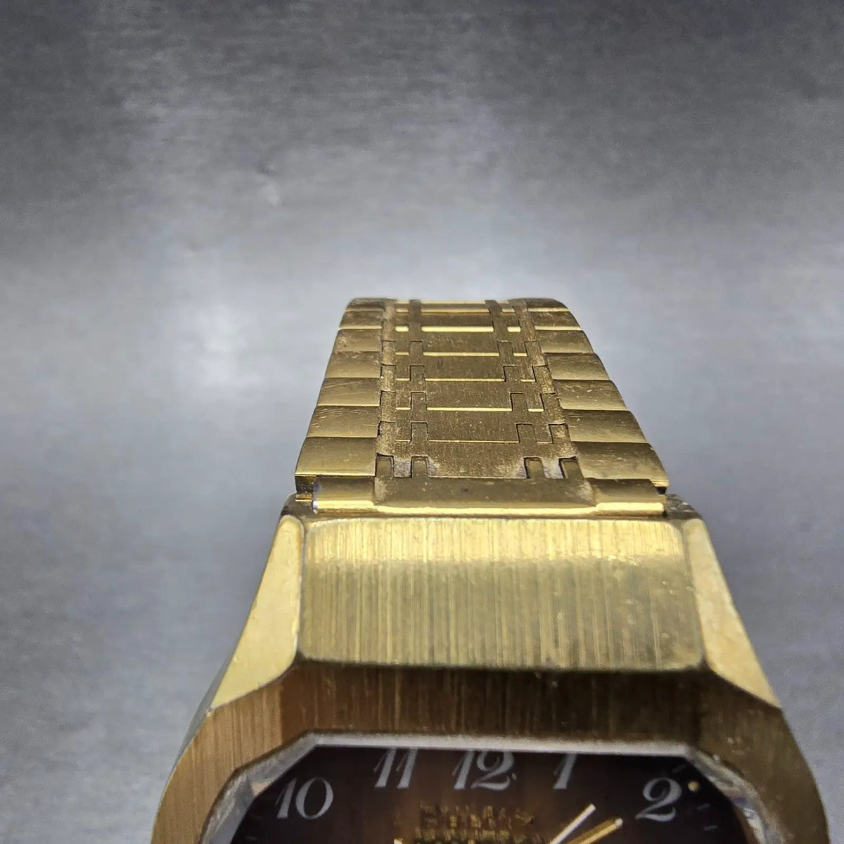 Bulova Accutron Watch Men 35mm Brown Dial Gold Tone Daydate Octagon PARTS N75