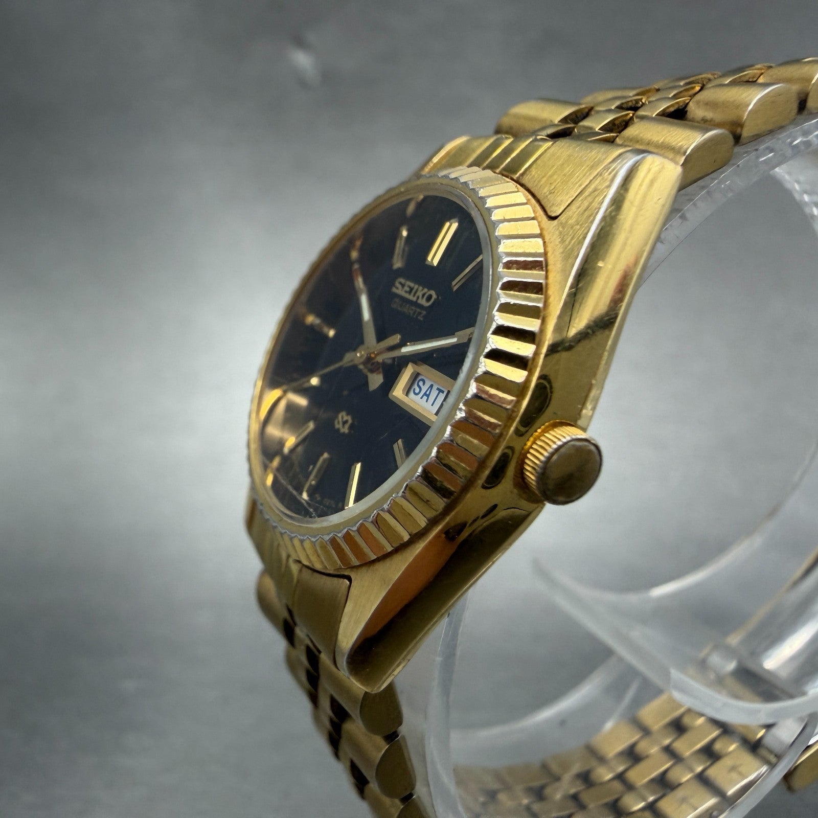 Seiko SQ Watch Women 24mm Black Dial Gold Tone Daydate 24mm Round New Battery I92