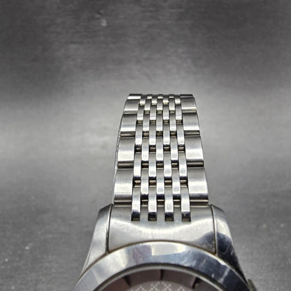 Gucci Watch Women Silver Dial Stainless Steel Date Round 126.5 New Battery4
