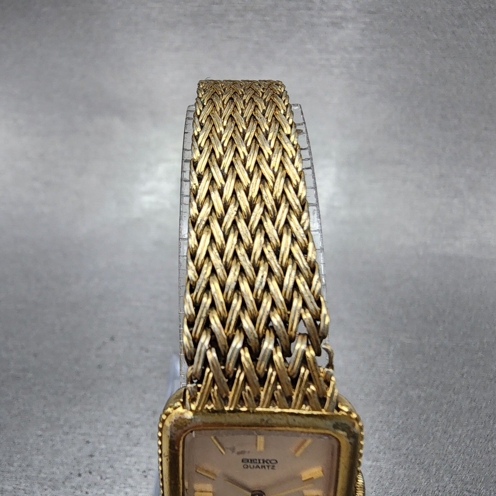 Seiko Tank Watch Women 19mm Champagne Dial Gold Tone 14005140 New Battery4
