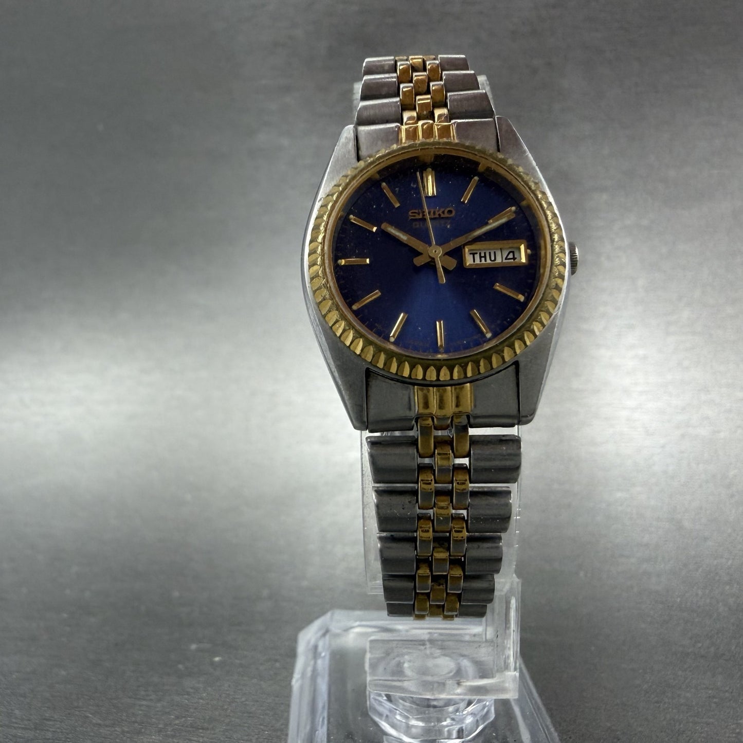 Seiko Watch Women 25mm Blue Dial Two Tone Daydate Round 7n83-0041 New Batt AB565