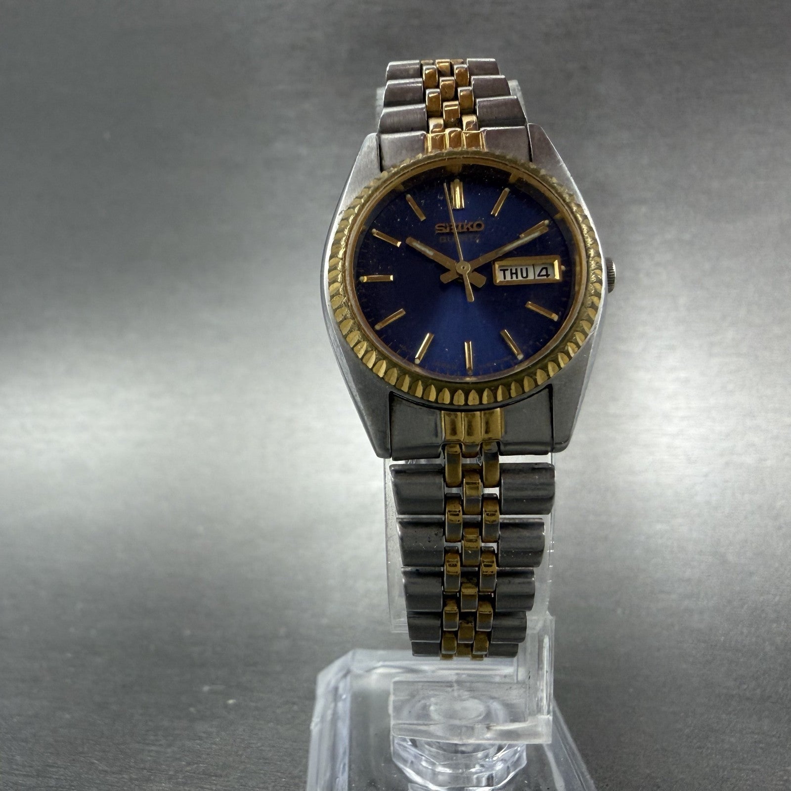 Seiko Watch Women 25mm Blue Dial Two Tone Daydate Round 7n83-0041 New Batt AB565