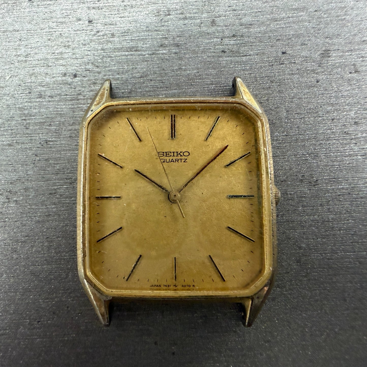 Seiko Tank Watch Men 27mm Champagne Dial Gold Tone Rectangle 7431-5049 PARTS0