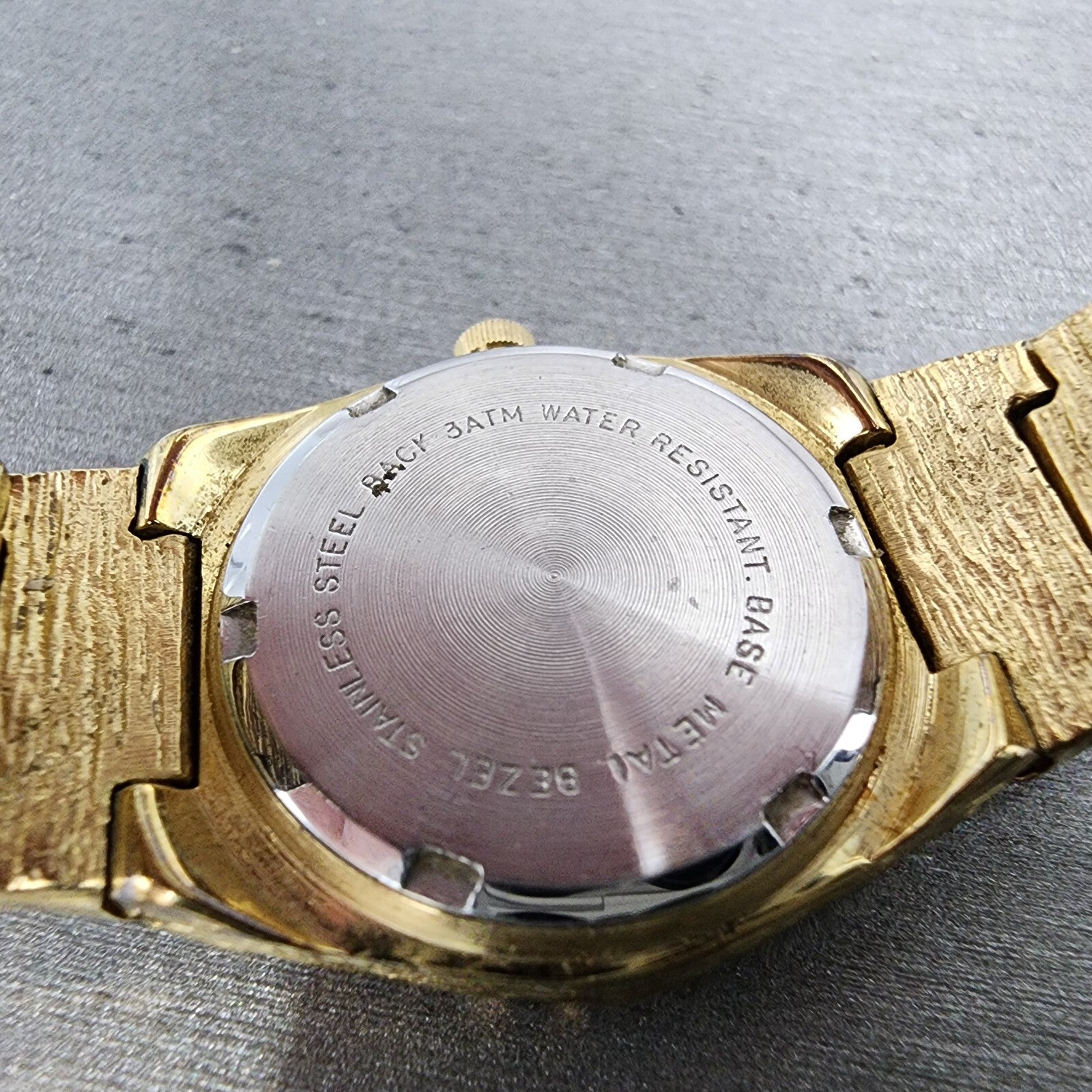 Benrus Gold Nugget Watch Women 25mm Black Dial Gold Tone Date Round New Battery9
